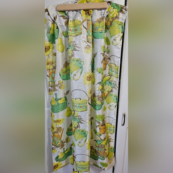 Pair of Mid Century Bright Cheery Fruit/Floral Pinch Pleat Fiberglass Curtains! - Picture 11 of 16